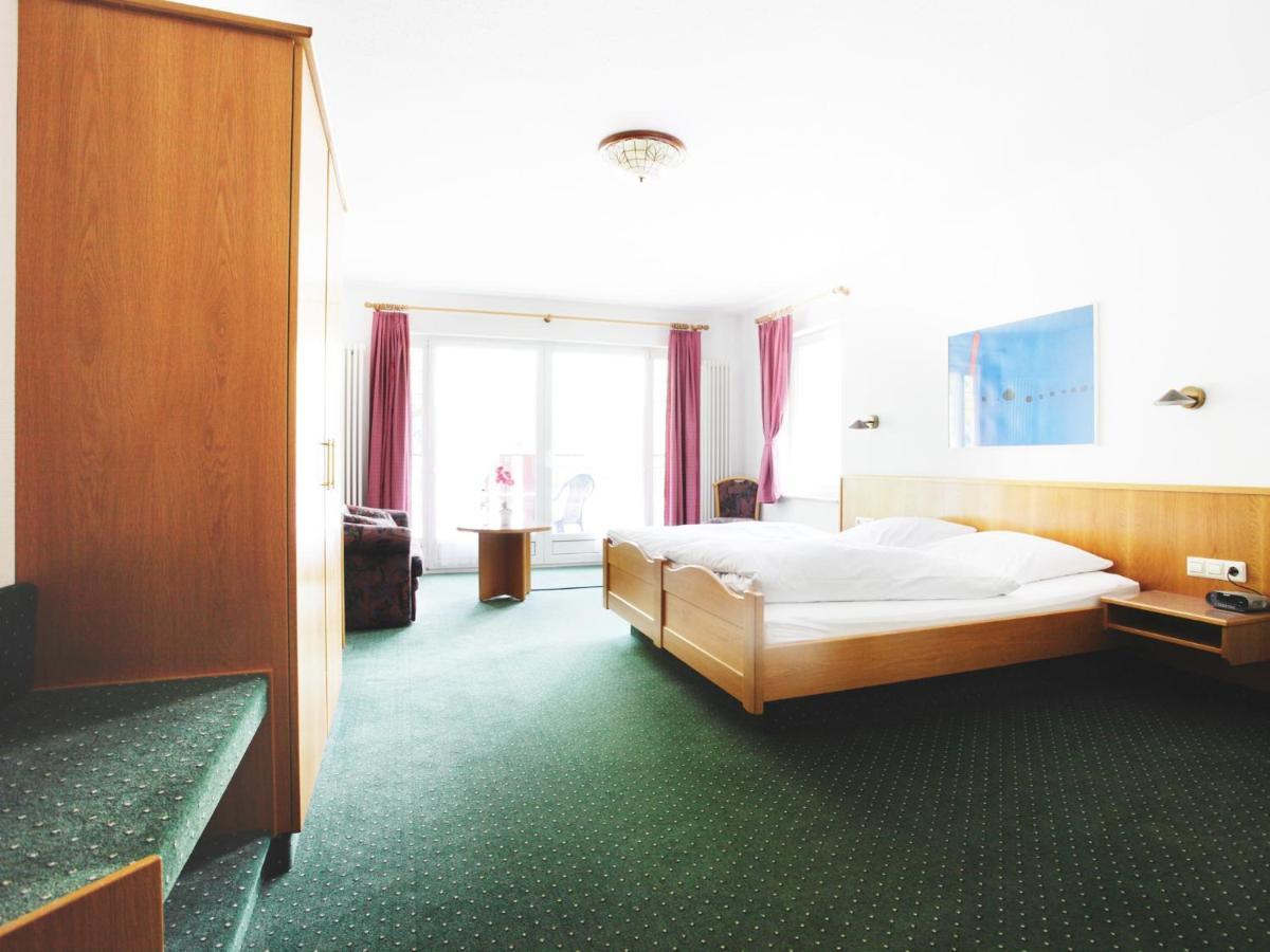 Hotel-Gasthof Neumühle Kreenheinstetten Habitación foto